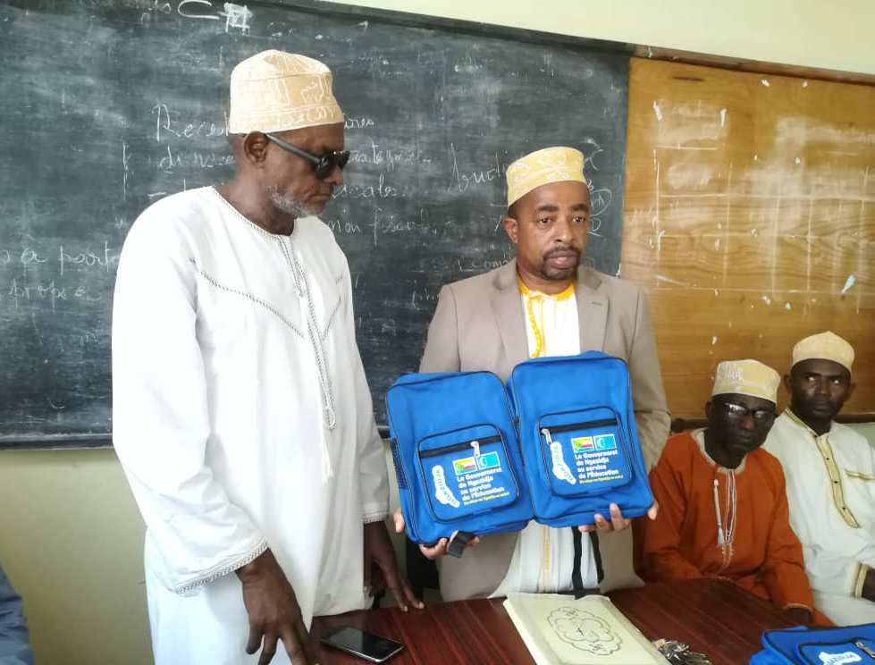 Education / Un don de 40 Kits scolaires pour chaque école